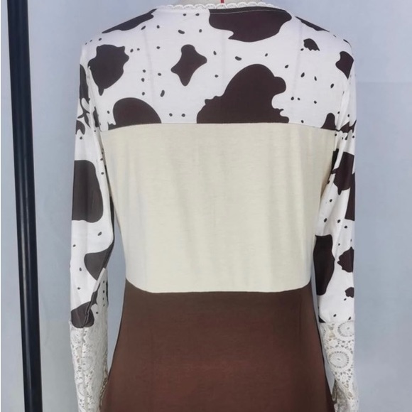 Cow print lace cuff long sleeve Henley top. - Picture 5 of 6